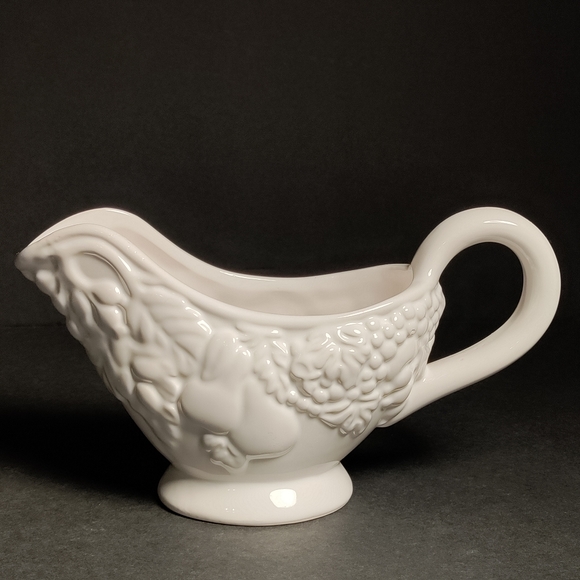 GREAT GATHERING GRAVY BOAT⭐ - Picture 1 of 10